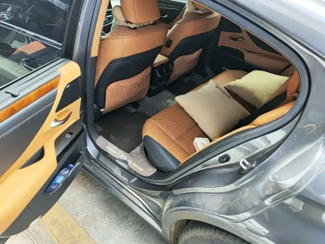 Lexus ES — Фото автомобиля 7