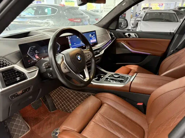 BMW X7 — Фото автомобиля 4