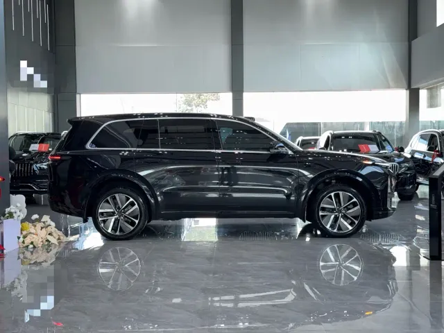Li Auto L9 — Фото автомобиля 3