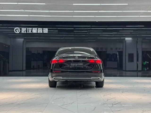 Mercedes-Benz E-Class — Фото автомобиля 4