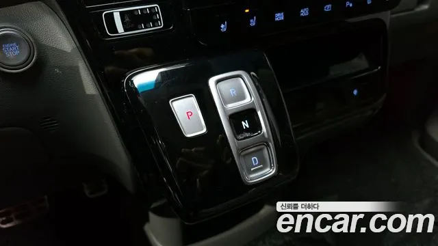 Hyundai Staria Staria 4WD Lounge 9 мест — Фото автомобиля 9