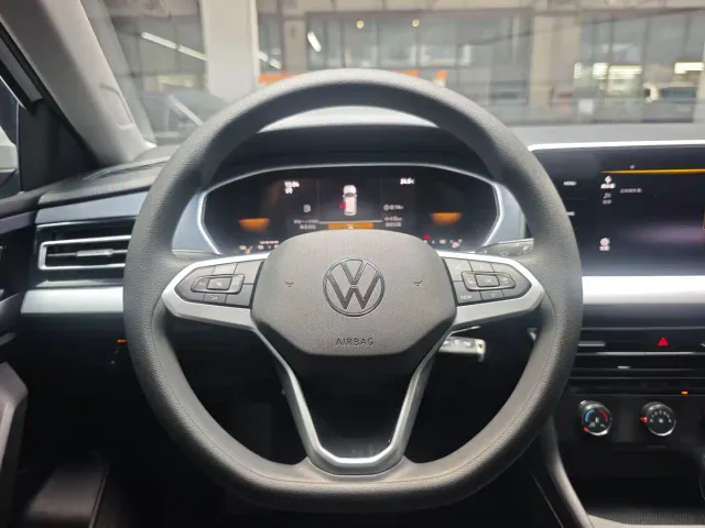 Volkswagen Lavida — Фото автомобиля 17