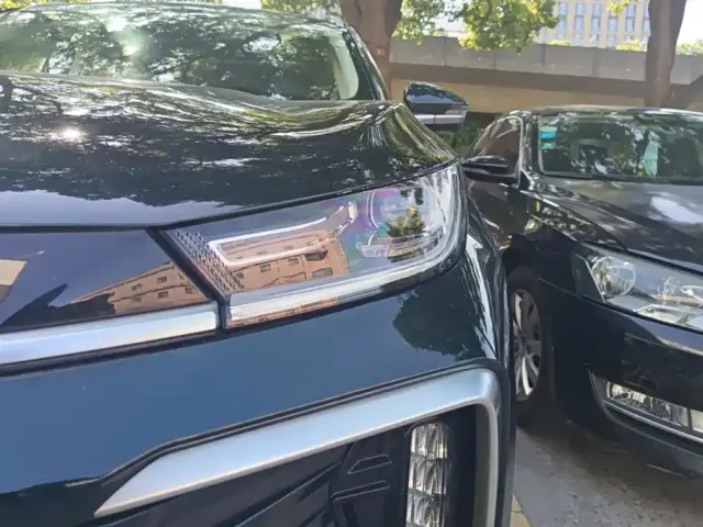 Exeed Exeed Lingyun 2024 300T 2WD Starlight Edition — Фото автомобиля 5