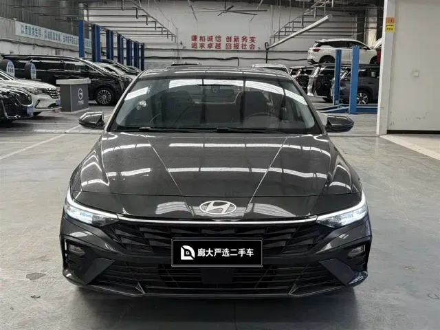 Hyundai Elantra — Фото автомобиля 2