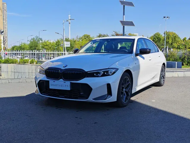 Фотография автомобиля — BMW 3 Series