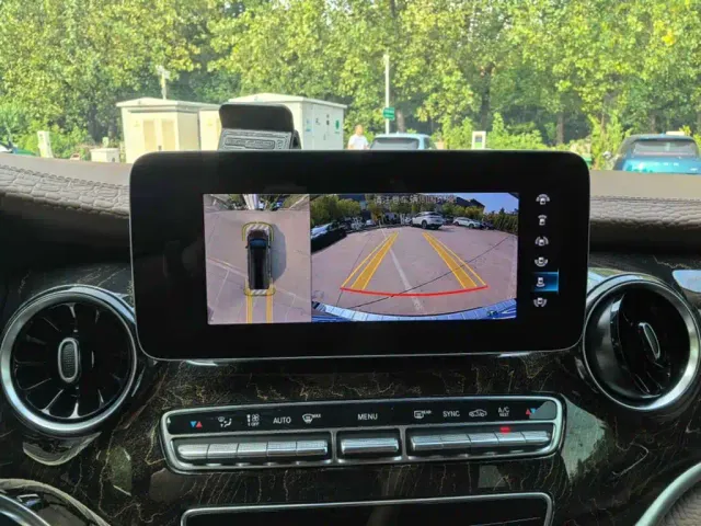 Mercedes-Benz Mercedes-Benz V-Class 2022 V 260 L Long Wheelbase Luxury Edition — Фото автомобиля 9