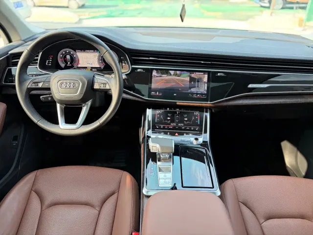 Audi Audi Q7 2024 45 TFSI quattro S line Sport — Фото автомобиля 5