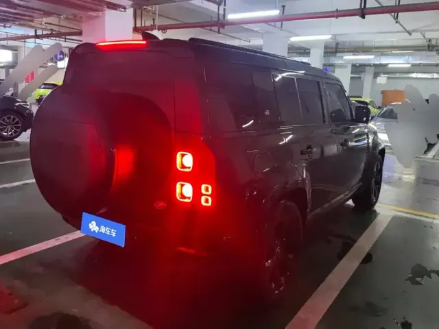 Land Rover Defender — Фото автомобиля 3