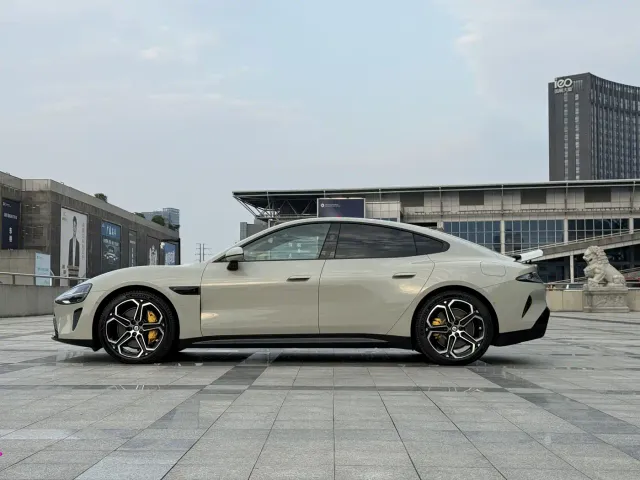 Xiaomi SU7 — Фото автомобиля 9