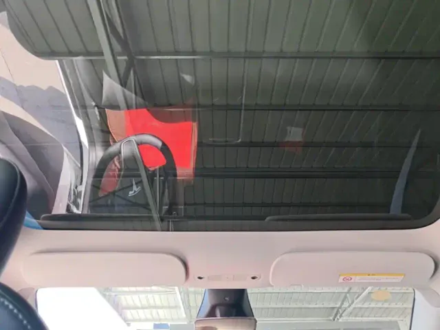 Tesla Model Y — Фото автомобиля 17