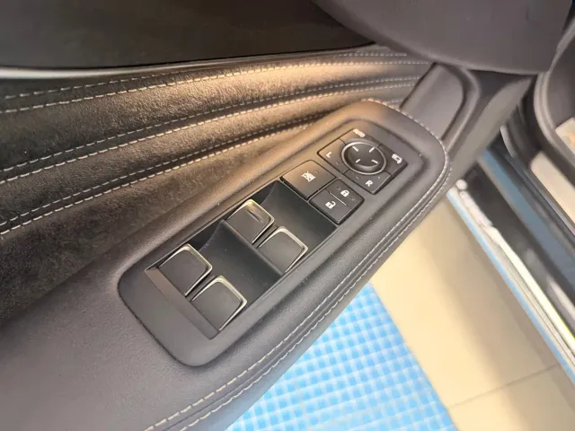 Lexus LS — Фото автомобиля 5