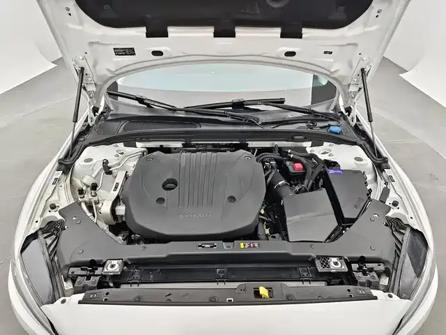 Volvo Volvo S60 2022 B4 Smart Comfort Luxury Edition — Фото автомобиля 15
