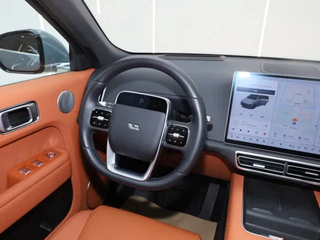 Li Auto L8 — Фото автомобиля 20
