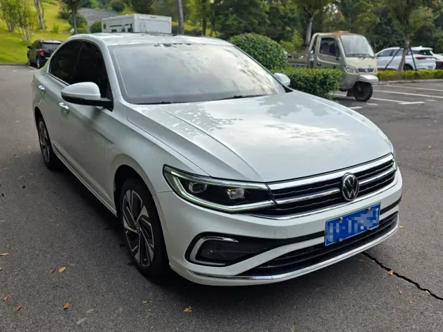 Volkswagen Bora — Фото автомобиля 3