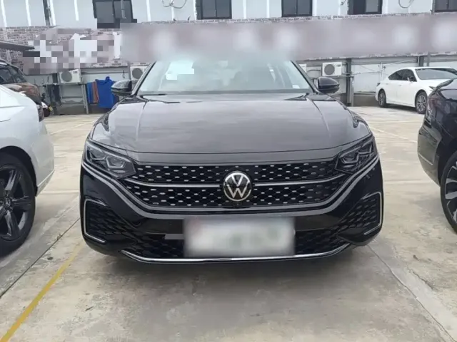 Volkswagen Passat 2023 Facelift 330TSI Starlight Luxury Edition — Фото автомобиля 2