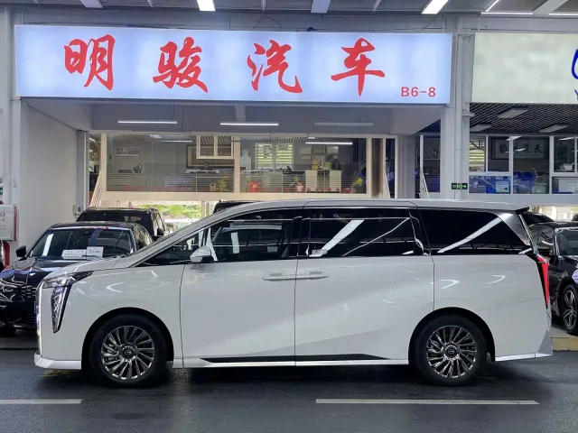 GAC Trumpchi M8 — Фото автомобиля 3