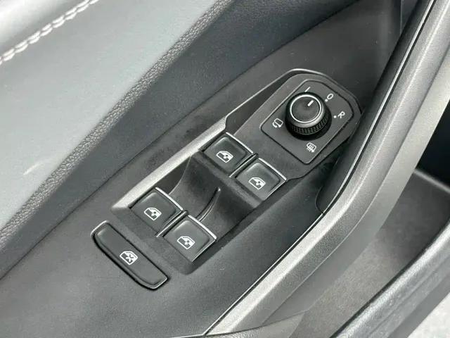 Volkswagen Sagitar — Фото автомобиля 12