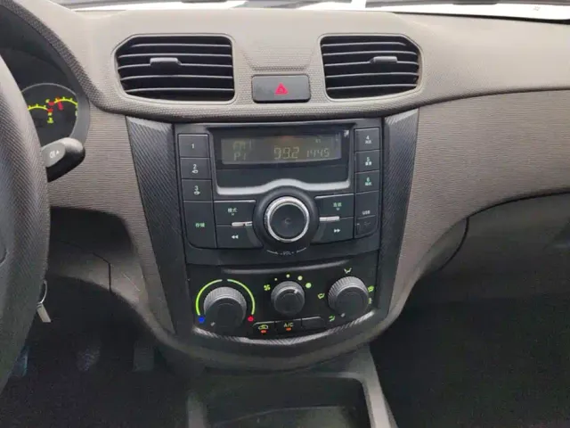 Wuling Hongguang — Фото автомобиля 13