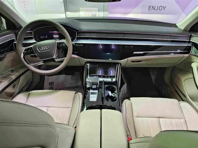 Audi A8 — Фото автомобиля 10