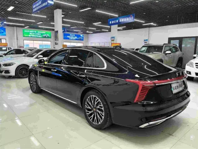 Hongqi H5 — Фото автомобиля 4
