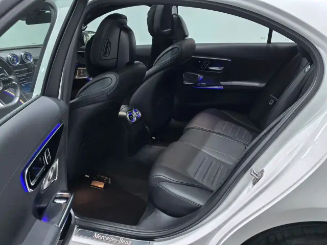 Mercedes-Benz C-Class — Фото автомобиля 16