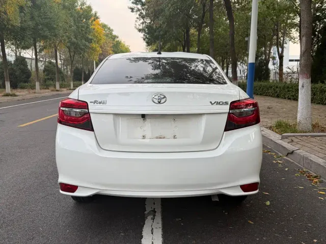 Toyota Vios — Фото автомобиля 6