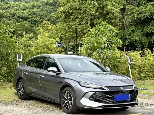 BYD Qin L — Фото автомобиля 17