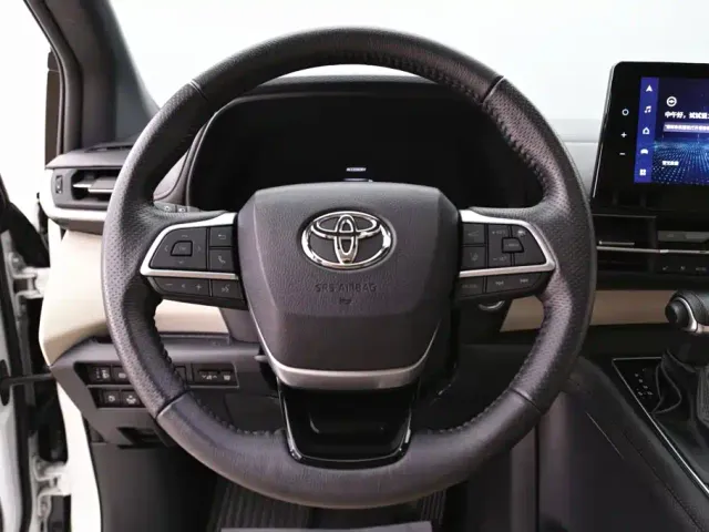 Toyota Granvia 2022 2.5L Hybrid Noble Edition — Фото автомобиля 15