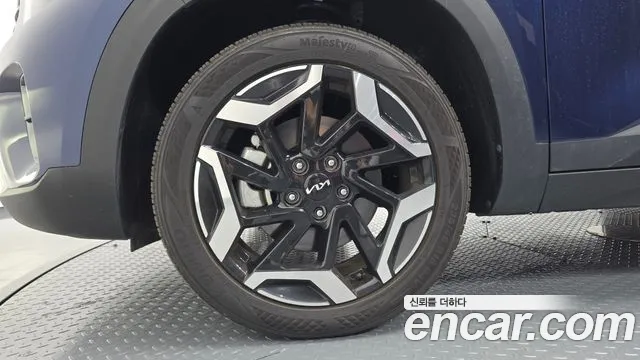 Kia Seltos Бензин 1.6 турбо 2WD — Фото автомобиля 5