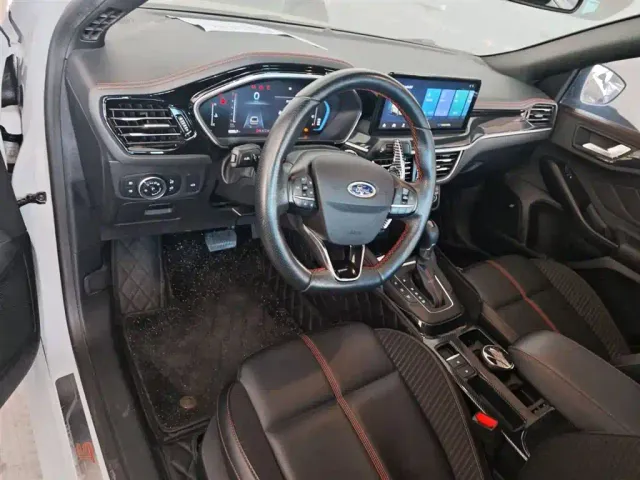Ford Focus — Фото автомобиля 9