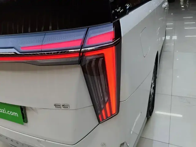 GAC Trumpchi E9 — Фото автомобиля 7