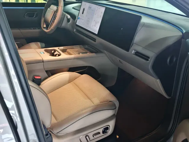 Li Auto i6 — Фото автомобиля 15
