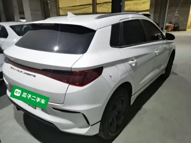 BYD e2 — Фото автомобиля 7
