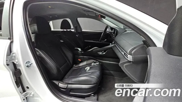Hyundai Avante CN7 — Фото автомобиля 16