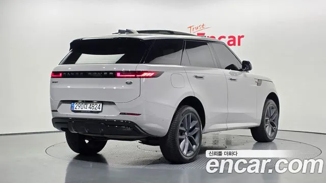 Land Rover Range Rover Sport — Фото автомобиля 2