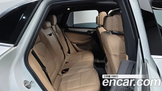Porsche Macan — Фото автомобиля 11