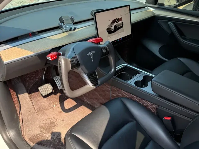 Tesla Model Y — Фото автомобиля 6