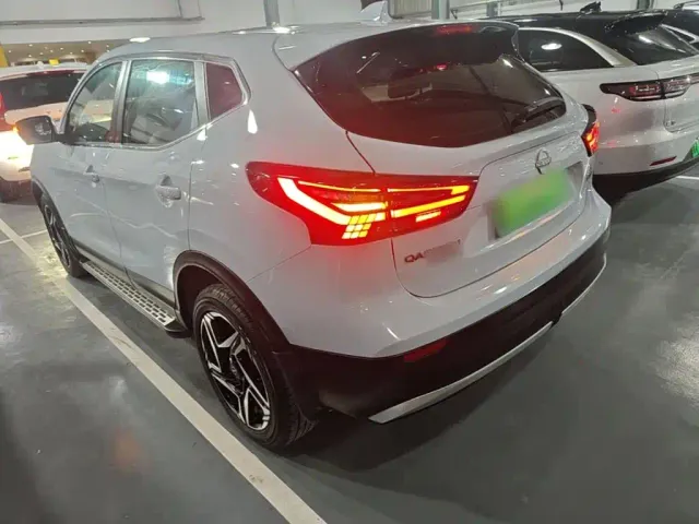 Nissan Qashqai — Фото автомобиля 4