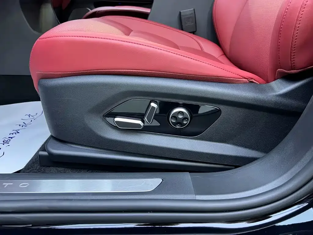 AITO Wenjie AITO M5 2025 Extended Range Ultra AWD — Фото автомобиля 19