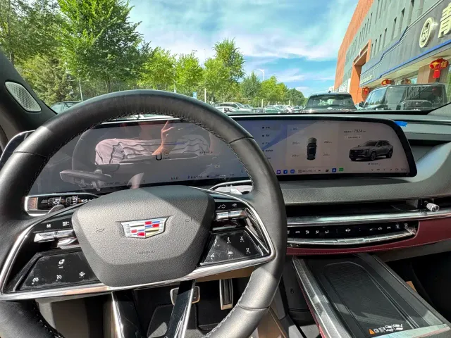 Cadillac XT5 — Фото автомобиля 8