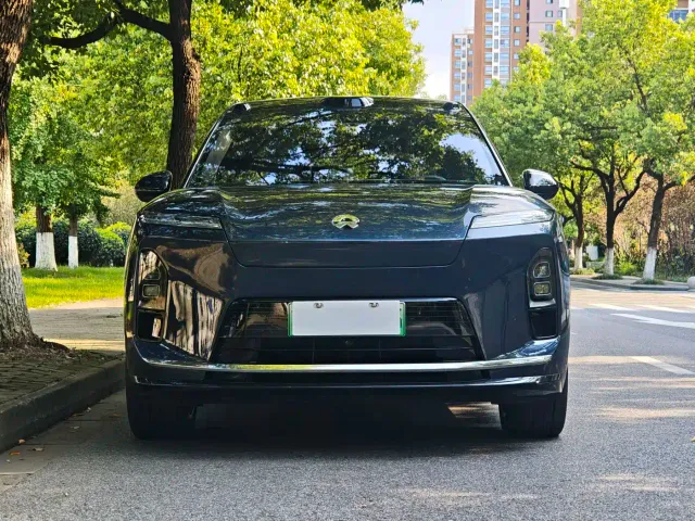 Nio ES8 — Фото автомобиля 2