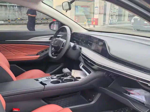 Changan Eado — Фото автомобиля 13