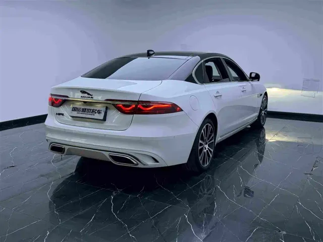 Jaguar XFL — Фото автомобиля 4