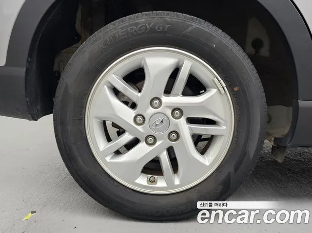 Hyundai Venue — Фото автомобиля 5