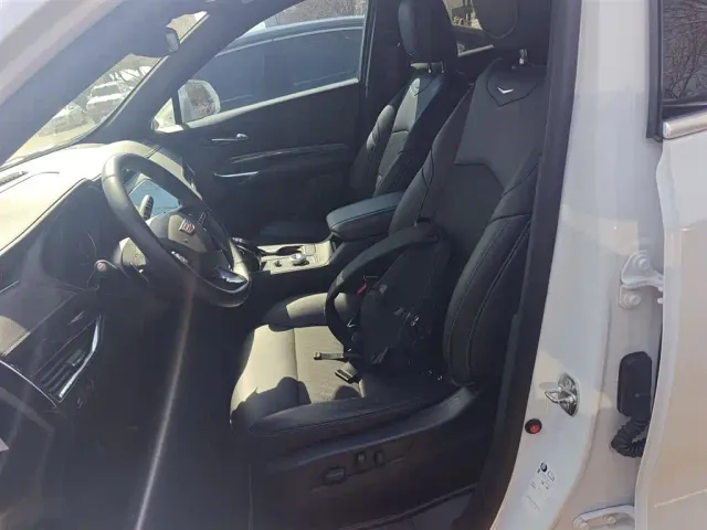 Cadillac XT4 — Фото автомобиля 14