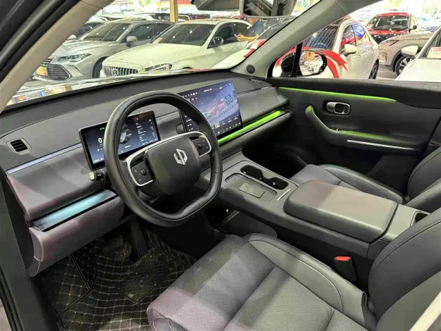 Leapmotor C10 — Фото автомобиля 5