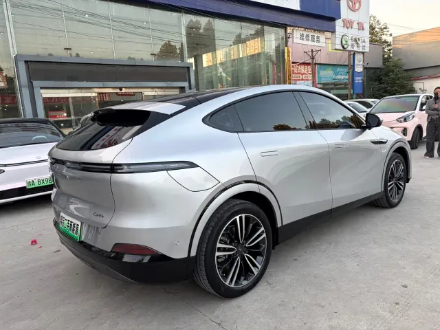 Xpeng G6 — Фото автомобиля 9