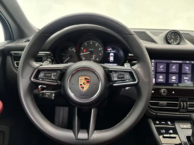 Porsche Macan — Фото автомобиля 16