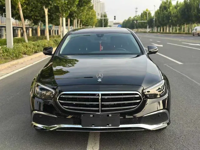 Mercedes-Benz E-Class — Фото автомобиля 2
