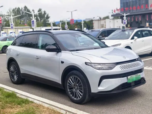 Leapmotor C11 — Фото автомобиля 3